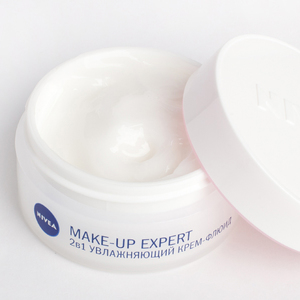 Увлажняющий крем-флюид 2-в-1 Nivea Make-Up Expert для сухой и чувствительной кожи