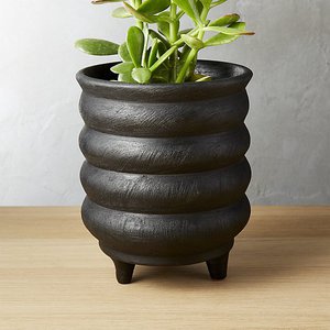 Winnie round black planter