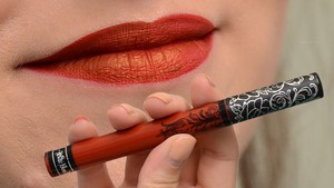 помада Kat von D Everlasting Lipstick