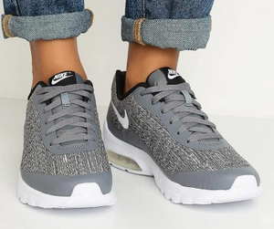 Кроссовки WMNS NIKE AIR MAX INVIGOR WVN 39 р-р