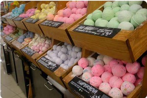 Необычные бомбы для ванны lush