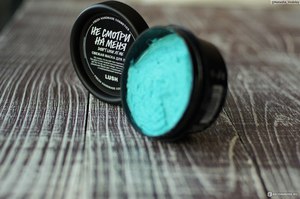 Маска не смотри на меня от Lush