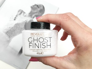 Пудра рассыпчатая Makeup Revolution Baking Powder Ghost Finish