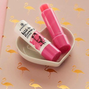 essence kiss the flamingo lipstick