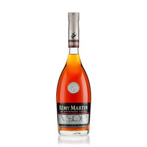 Коньяк Hennessy или Remy Martin