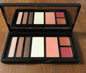 e.l.f. Perfect Face Palette (nude or smoky matte)