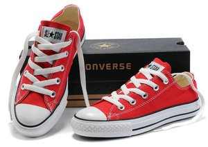 Низкие красные кеды Converse