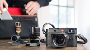 Беззеркальная камера LEICA + оптика к ней