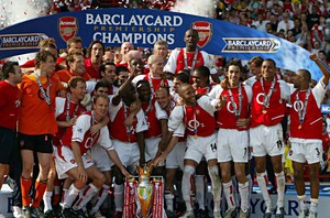 ARSENAL LIFT PREMIER LEAGUE TROPHY