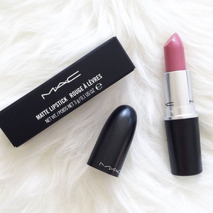 mac please me lipstick