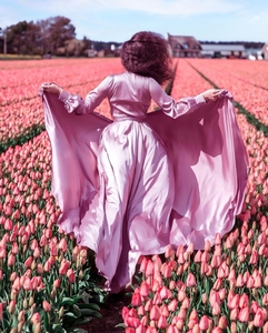 Шикарное фото меня на тюльпановом поле
