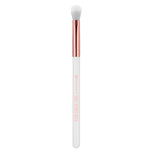 Кисть для теней `ESSENCE` SHORT BLENDER