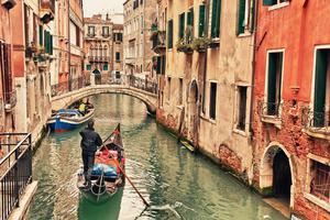 Прогулка на гондоле по каналам Венеции