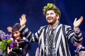 Стаф и мерч по beetlejuice broadway