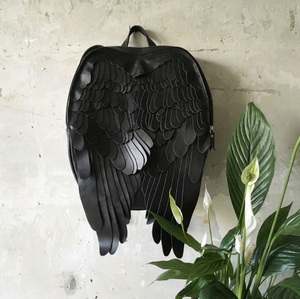 Рюкзак с крыльями (черный)