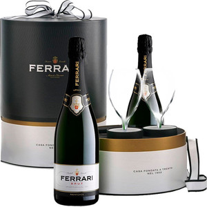 Набор Ferrari, Brut, Trento DOC, gift set of 2 bottles & 2 glasses