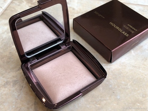 Hourglass Ambient Lighting Powder