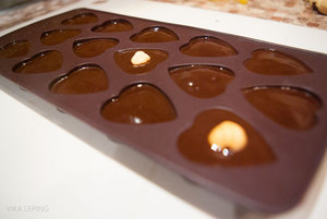 Приготовить самой шоколад и шоколадные конфетки