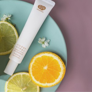 Whamisa Эссенция для кожи вокруг глаз от морщин и потемнений Organic Flowers Eye Essence Brightening