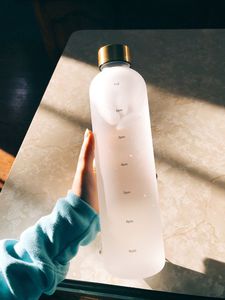 большая бутылка для воды 1-2 L