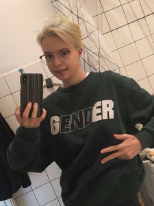 толстовка?? свитшот?? с надписью gENDer