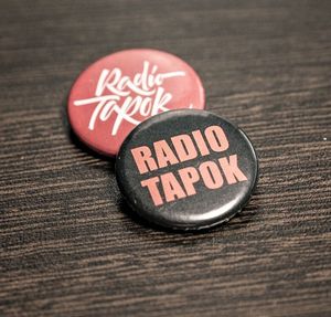 Чёрный значок RADIO TAPOK