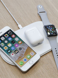 Безпроводная зарядка для айфона и гаджетов