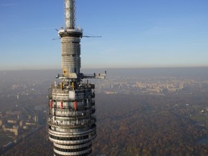 Останкинская башня (экскурсия, смотровая, ресторан или просто погулять около нее)