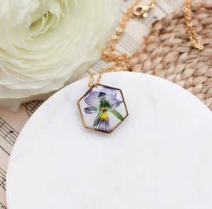 Подвеска с виолой