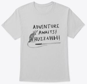 Майка с мышонком и надписью "Adventure avaits HUZZAH!"