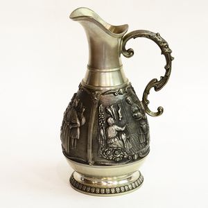 антуражный металлический кувшин для вина, металлические бокалы