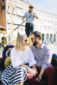 поплавать на гондолах в Венеции