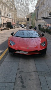 красная Ламборджини