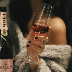 пить moët rosé