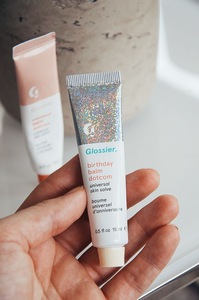 Glossier Бальзам для губ Birthday