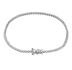 tennis bracelet with diamonds