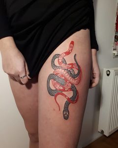 Татуировка со змеей