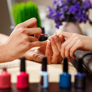 Свой мастер по маникюру