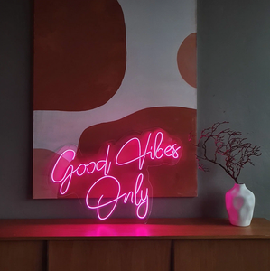 Светильник неоновый "Good vibes only"