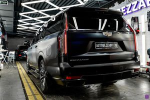 Cadillac Escalade матовый