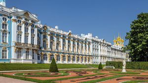 В Пушкин