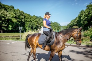 покататься верхом