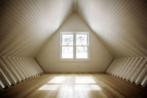 Пустой чердак на даче