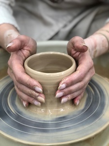 Слепить что-нибудь на гончарном круге