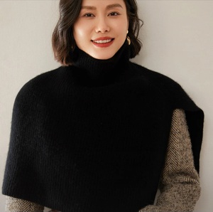 Черный пончо