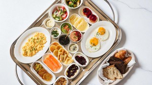 Пойти в ресторан Atlantica завтрак суперсет с чёрной икрой на 2 персоны