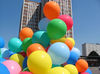 много-много воздушных шариков разных цветов: розовых,сиреневых,голубых,бирюзовых,ярко-зелёных,оранжевых,синих, белоснежных,фиоле