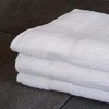 Набор белых банных полотенец, большущих, пушистых и мягусеньких