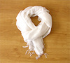 Белый шарф