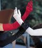 длинные красные и черные перчатки